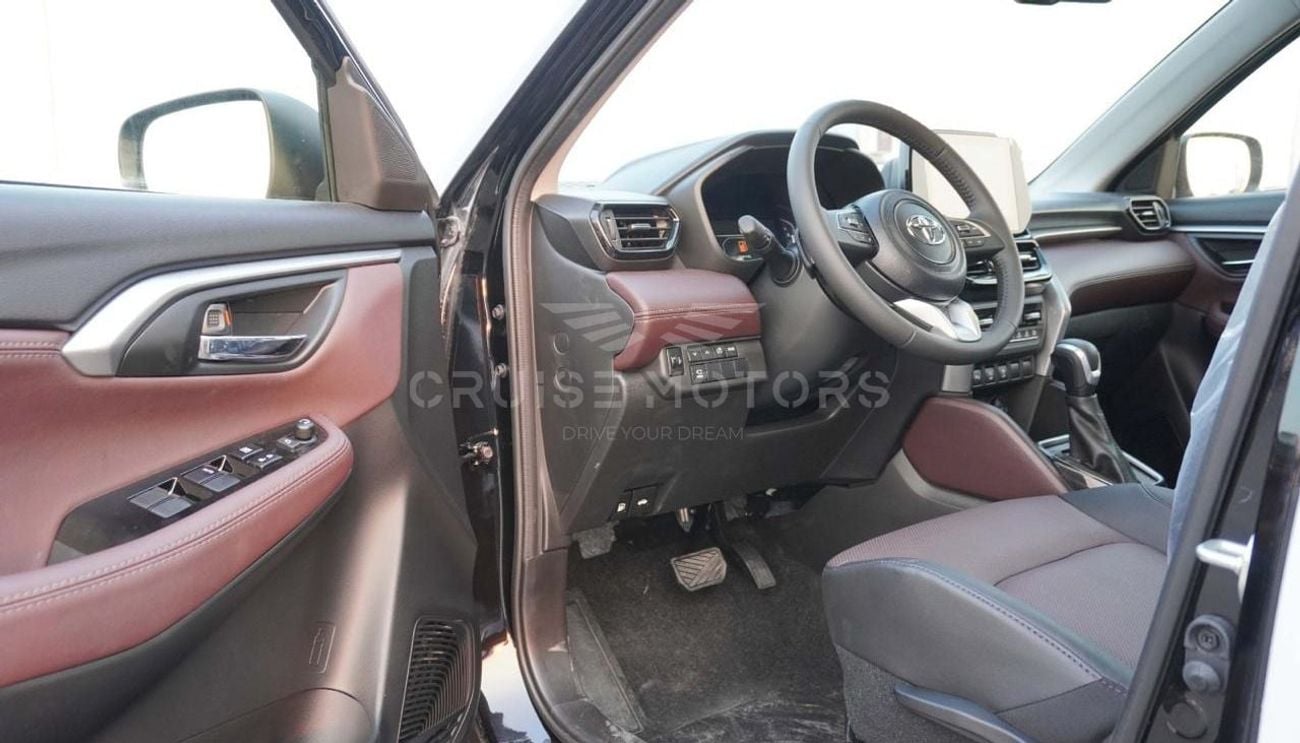 تويوتا أوربان كروزر Urban Cruiser GLX . 1.5 . Automatic . Petrol . SUV/Crossover . Front Wheel Drive . 5 Seats . 5 Doors