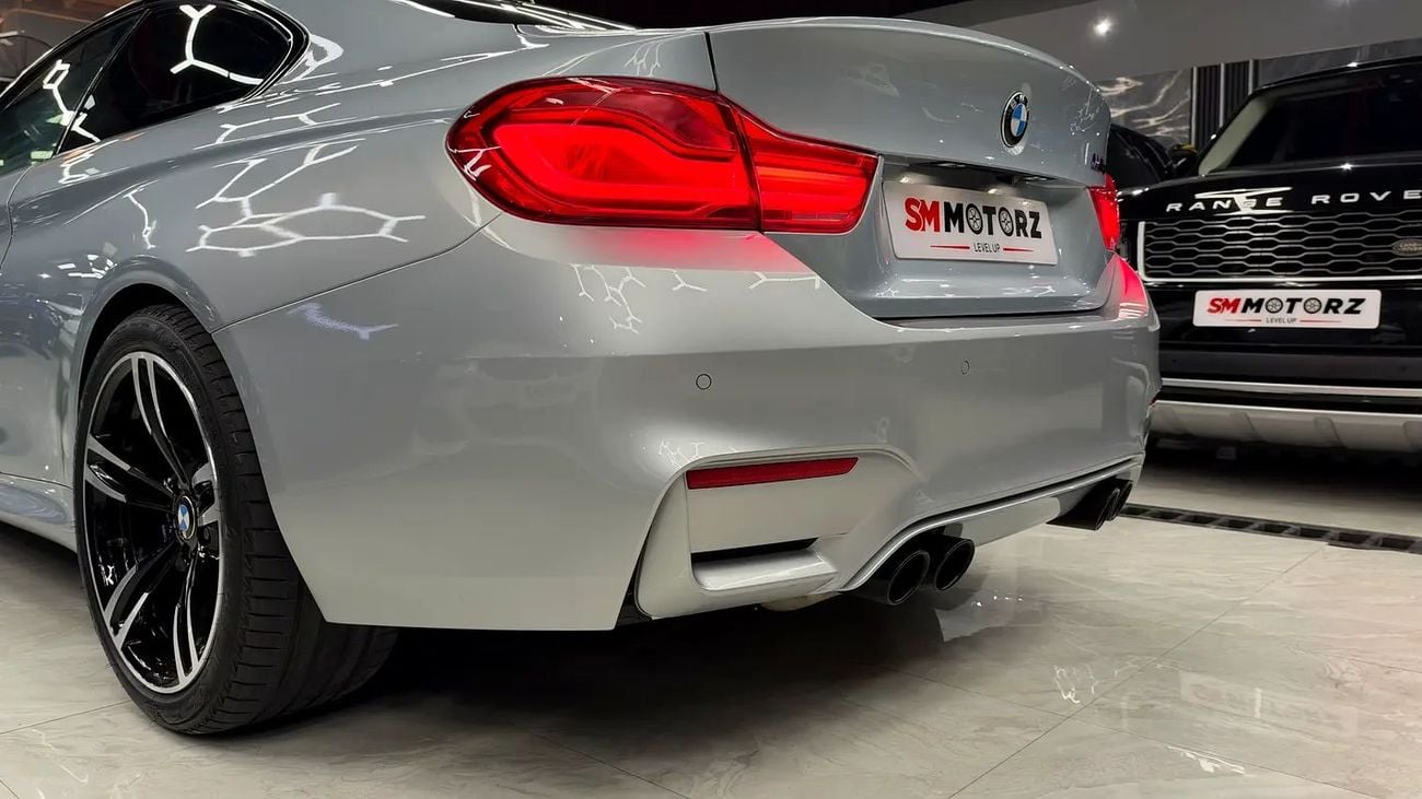 بي أم دبليو M4 M COMPETITION
