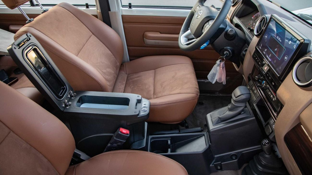 تويوتا لاند كروزر بيك آب LC79 PICKUP D/C 2.8L DIESEL A/T FULL OPTION Z1 , 2025 MODEL