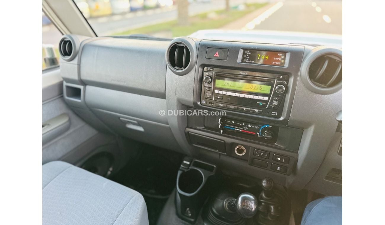 تويوتا لاند كروزر بيك آب