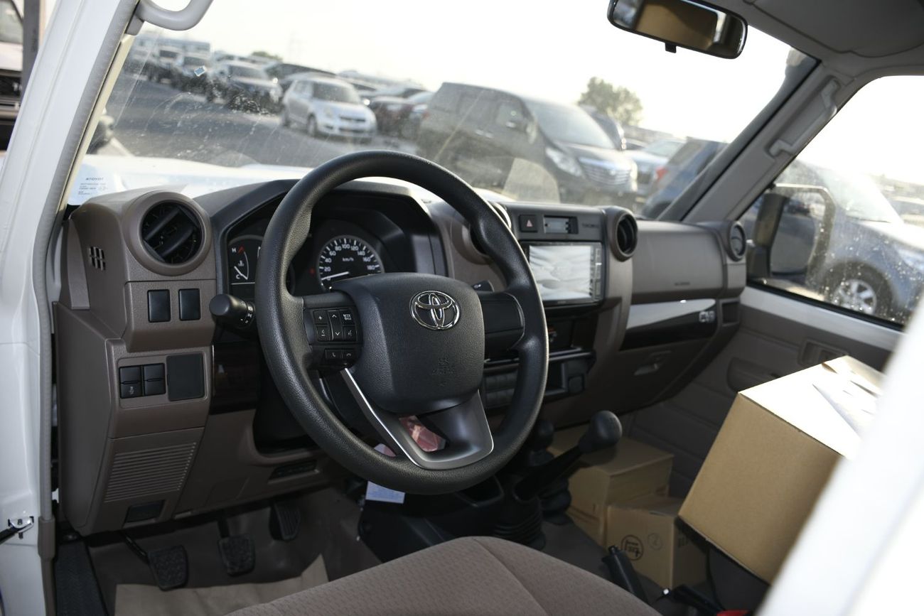 Toyota Land Cruiser Pick Up 79 series 2.8L Manual  Diesel Double Cap