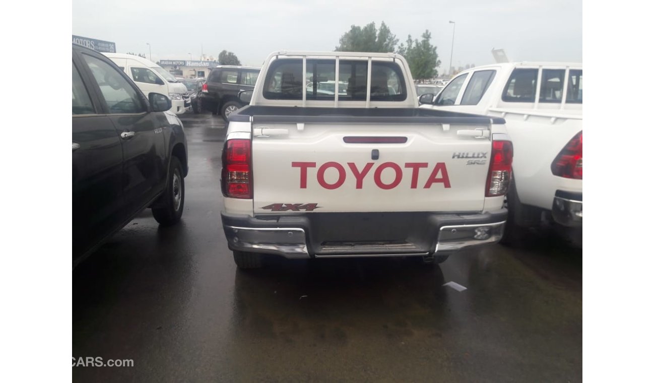 Toyota Hilux FULL OPTION PETROL 4x4 automatic