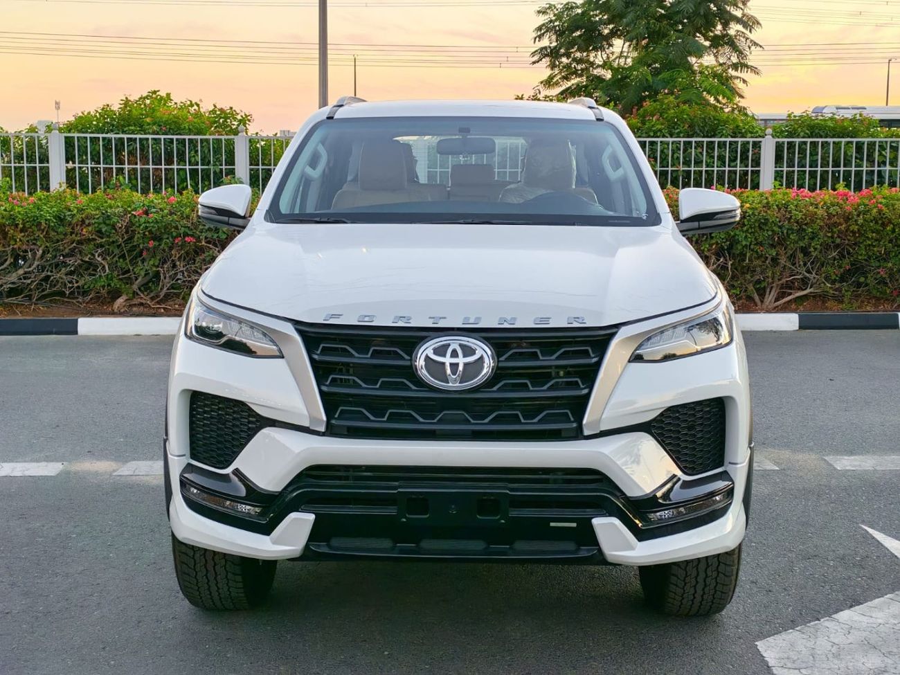 Toyota Fortuner 2025 Toyota Fortuner SR5 7-Seater 2.7L 4-Cyl Petrol A/T 4x4 Only For Export