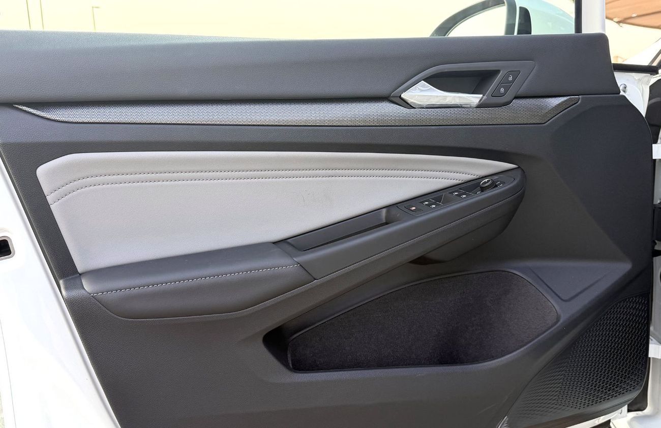 فولكس واجن جولف Golf R-Line 300TSI 2025