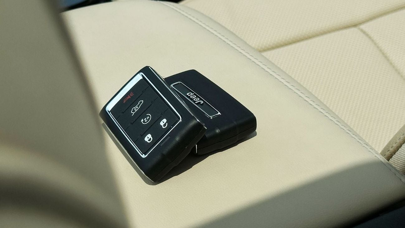 Jeep Grand Cherokee Limited 3.6L Limited Plus 5 Seater 3 Years Official Dealer Warranty 3.6L 4WD GCC