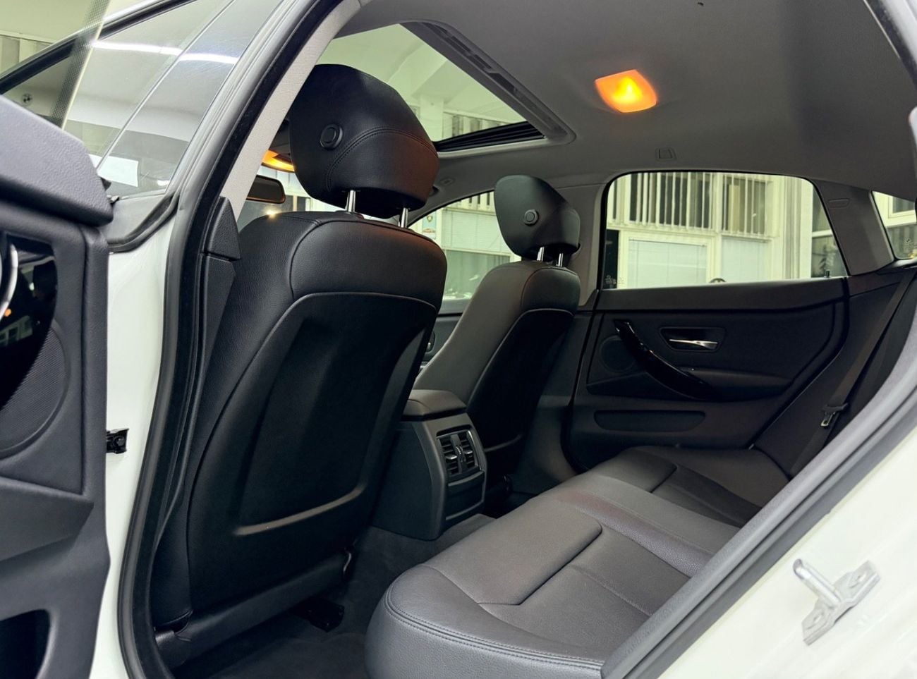 بي أم دبليو 420i Sport Line 2.0L