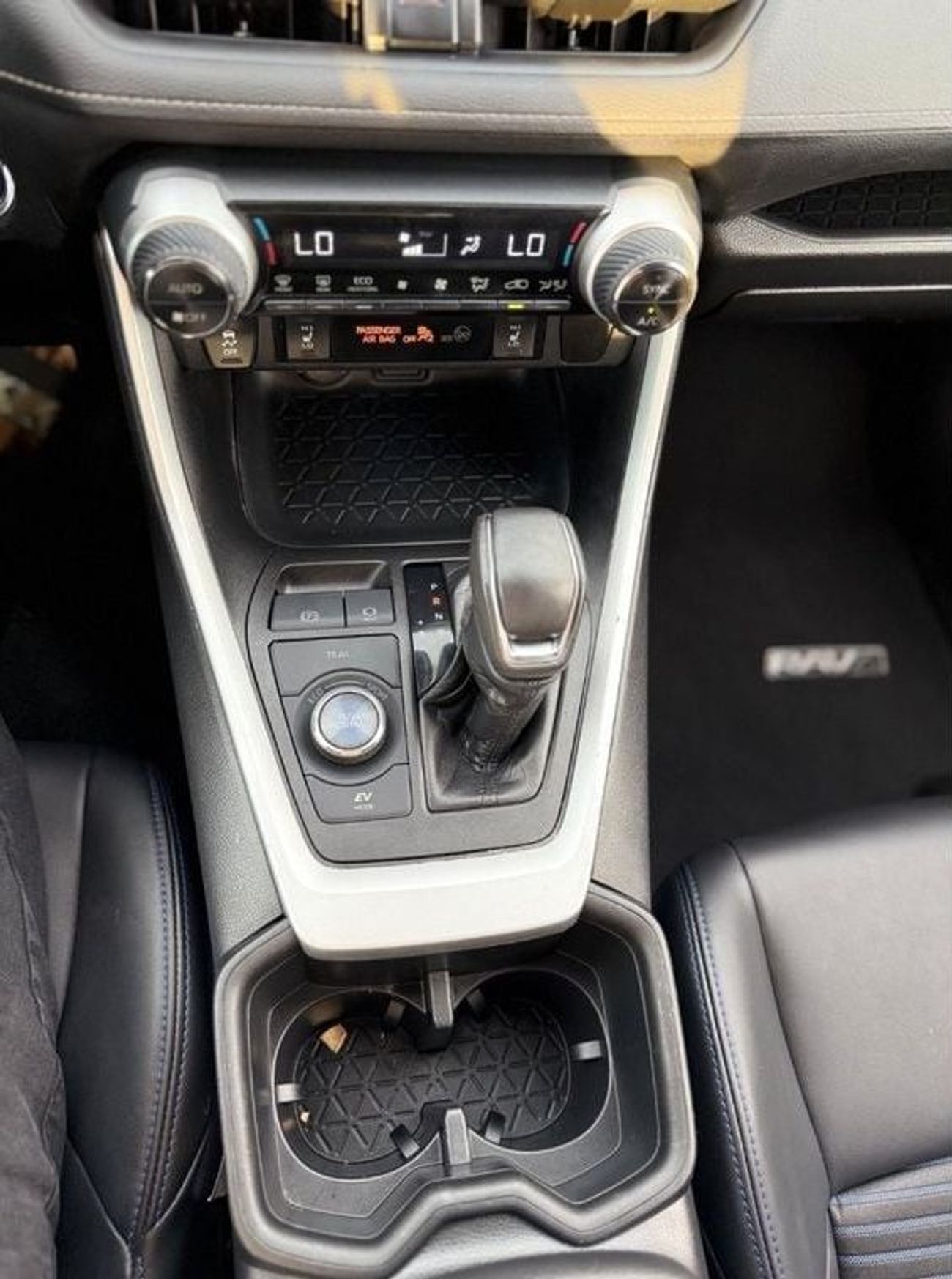 Toyota RAV4 Hybrid TOYOTA RAV4 XSE Full Option 360 camera