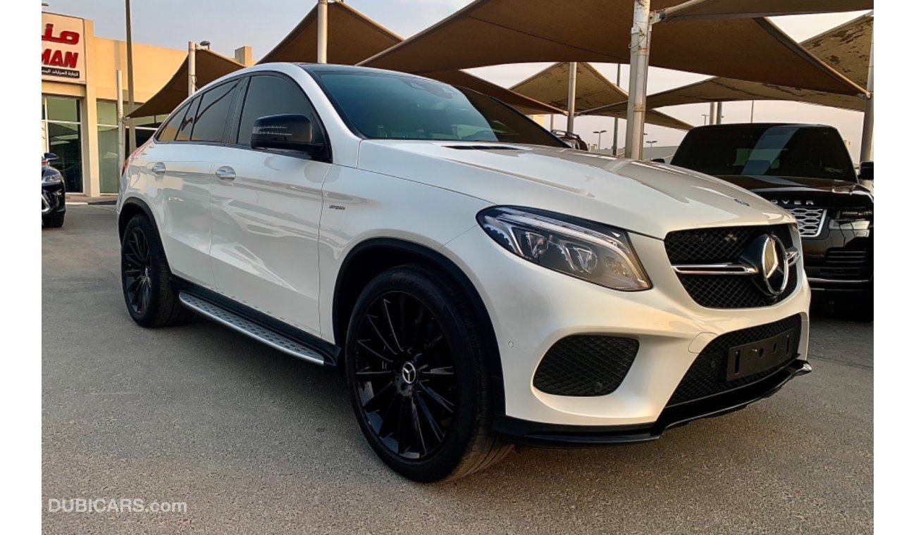 Mercedes-Benz GLE 43 AMG Mercedes-AMG GLE43 full option 2019 model    Panoramic roof opened   Four cameras, front radar, rear