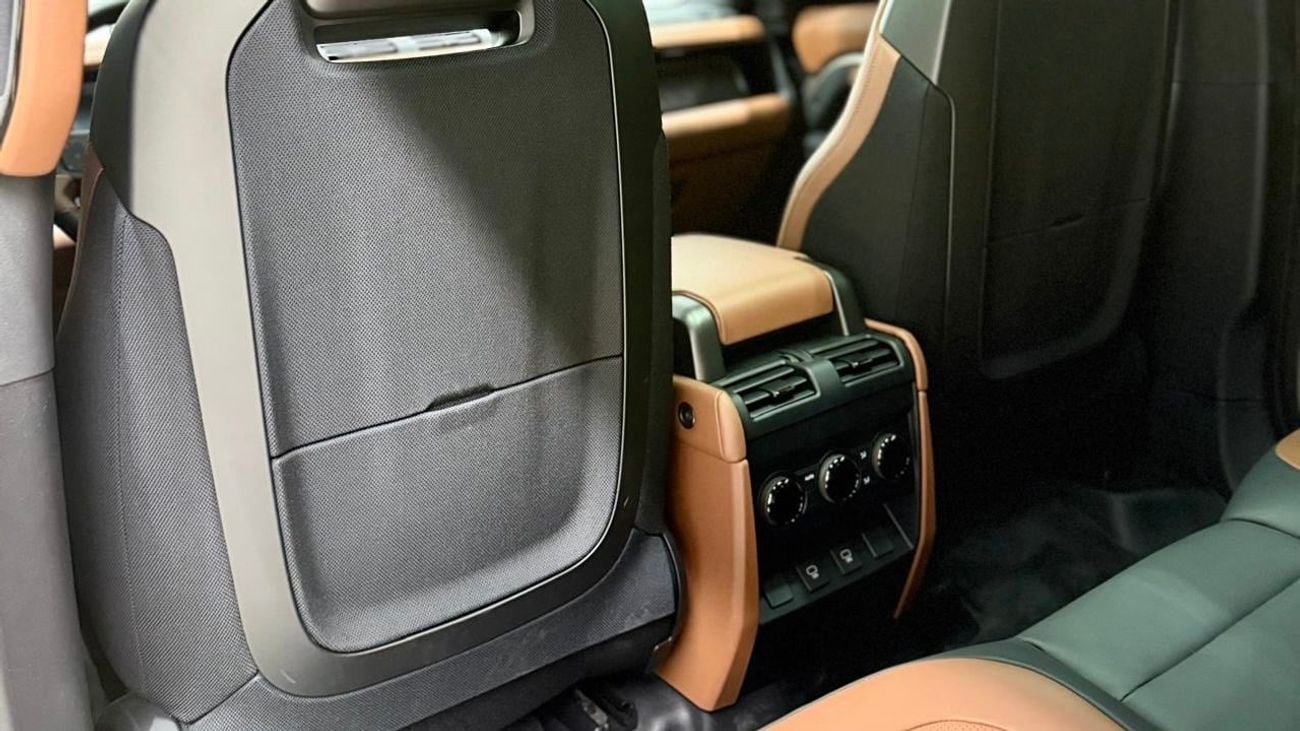 لاند روفر ديفندر 110 P635 OCTA V8