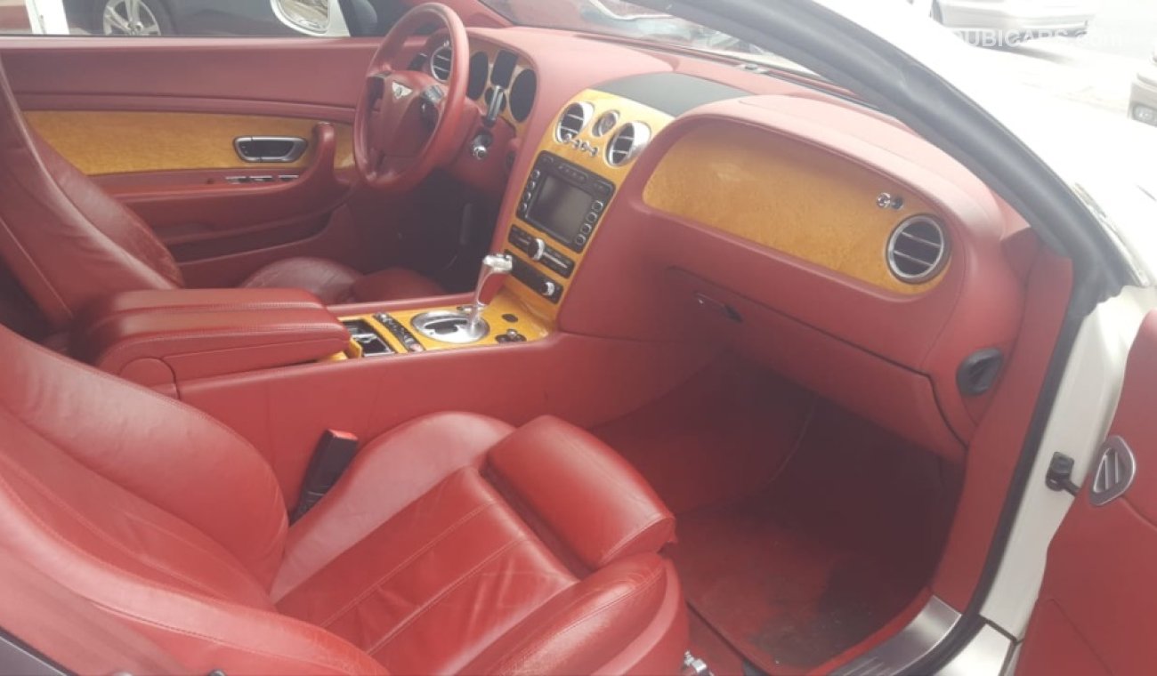 Bentley Continental GT Bentely  model 2010 GCC car prefect condition full service full option