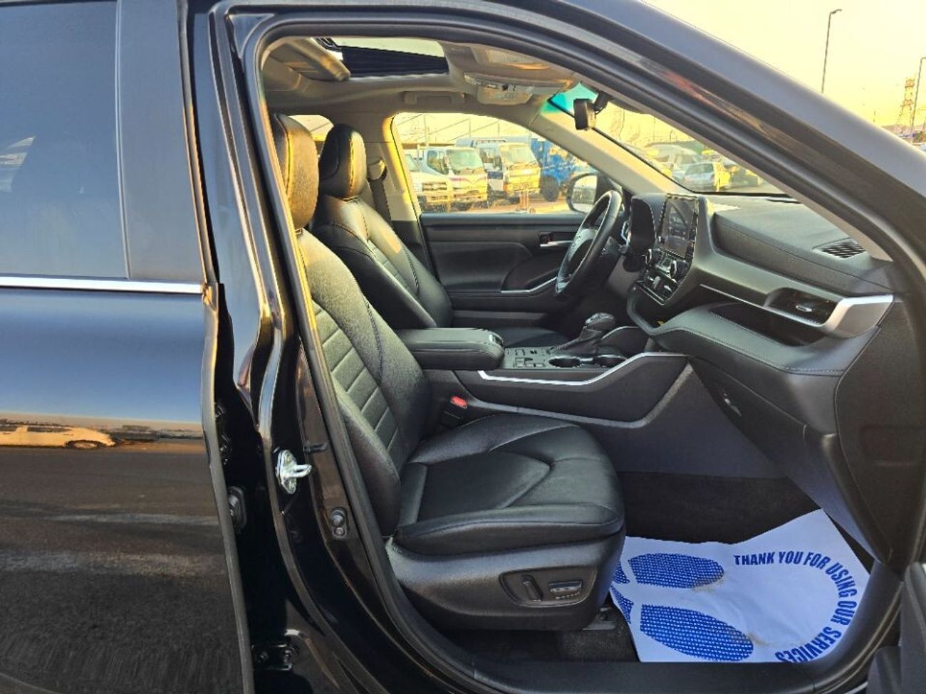 Toyota Highlander 2023 Model 2.4cc engine Sunroof, 4x4 and 7 seater