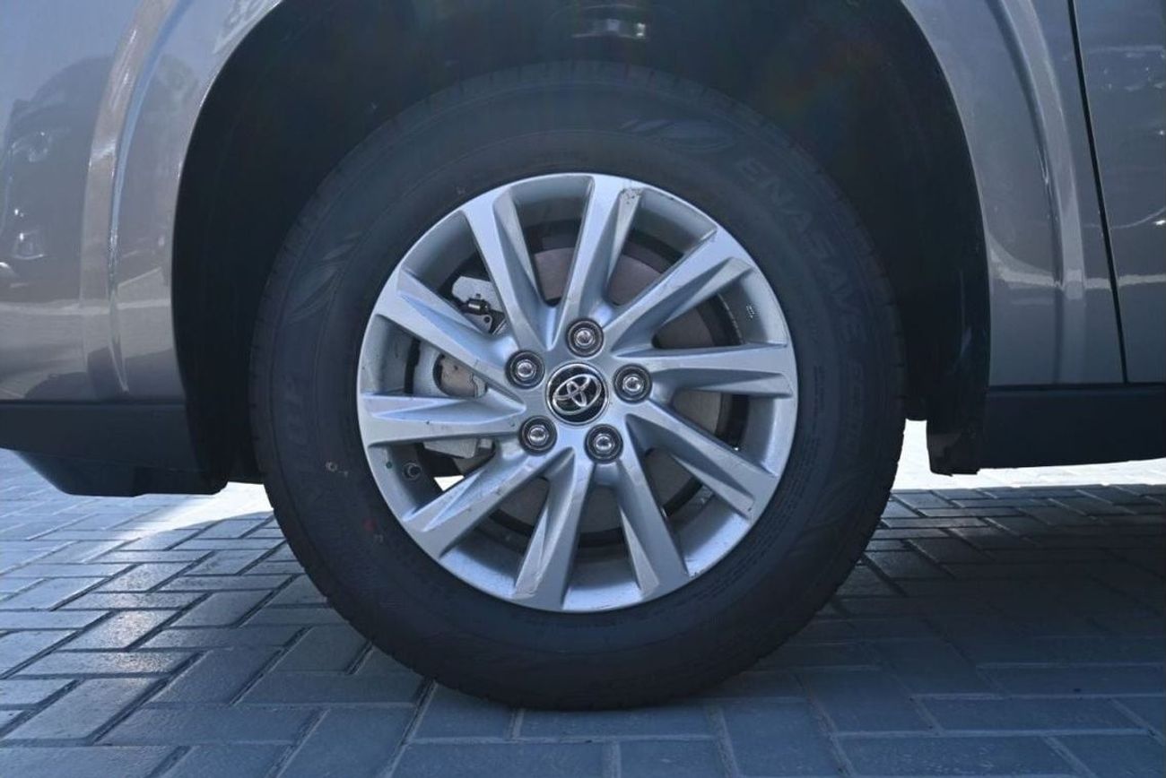 Toyota Innova Toyota Innova 2.0L, FWD Petrol, Color Bronze, Model 2024 (Export Price)