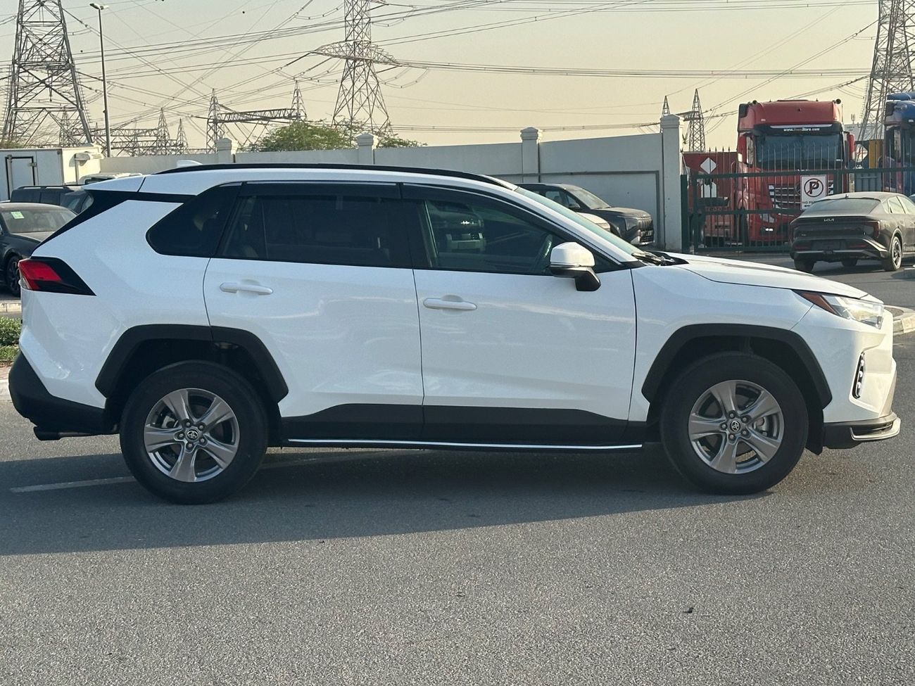 Toyota RAV4 2025 TOYOTA RAV4 XLE FULL OPTION