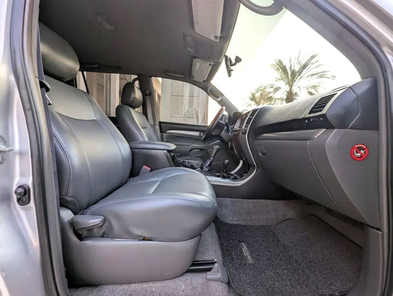 Toyota Prado GX GCC Specs V4 2.7L Interior and Exterior Excellent Condition