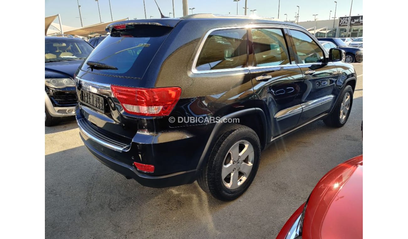 جيب جراند شيروكي 2012 model full options limited V6 low mileage