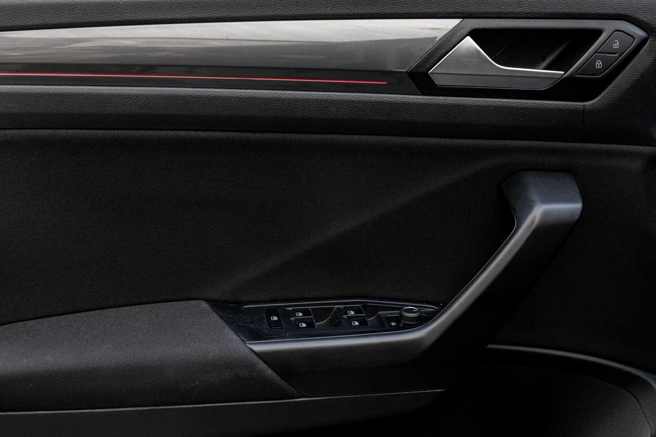 فولكس واجن T ROC T-Roc Sport | 1,117 P.M | 0% Downpayment | UNDER WARRANTY!