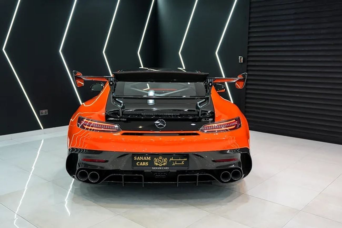 مرسيدس بنز AMG GT Black Series | Full Carbon Fiber Body Kit | GCC Spec!!