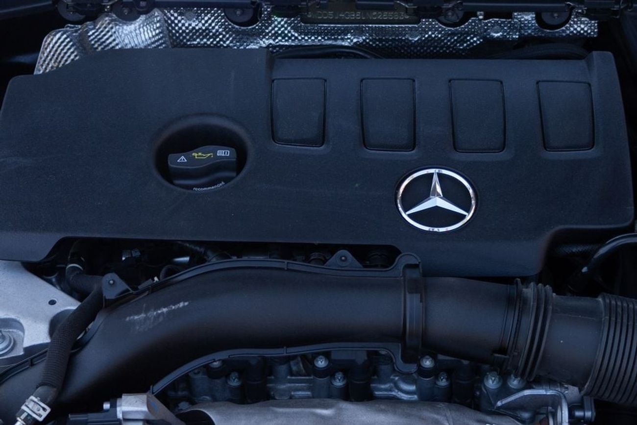 Mercedes-Benz CLA 250 Premium + 2.0L