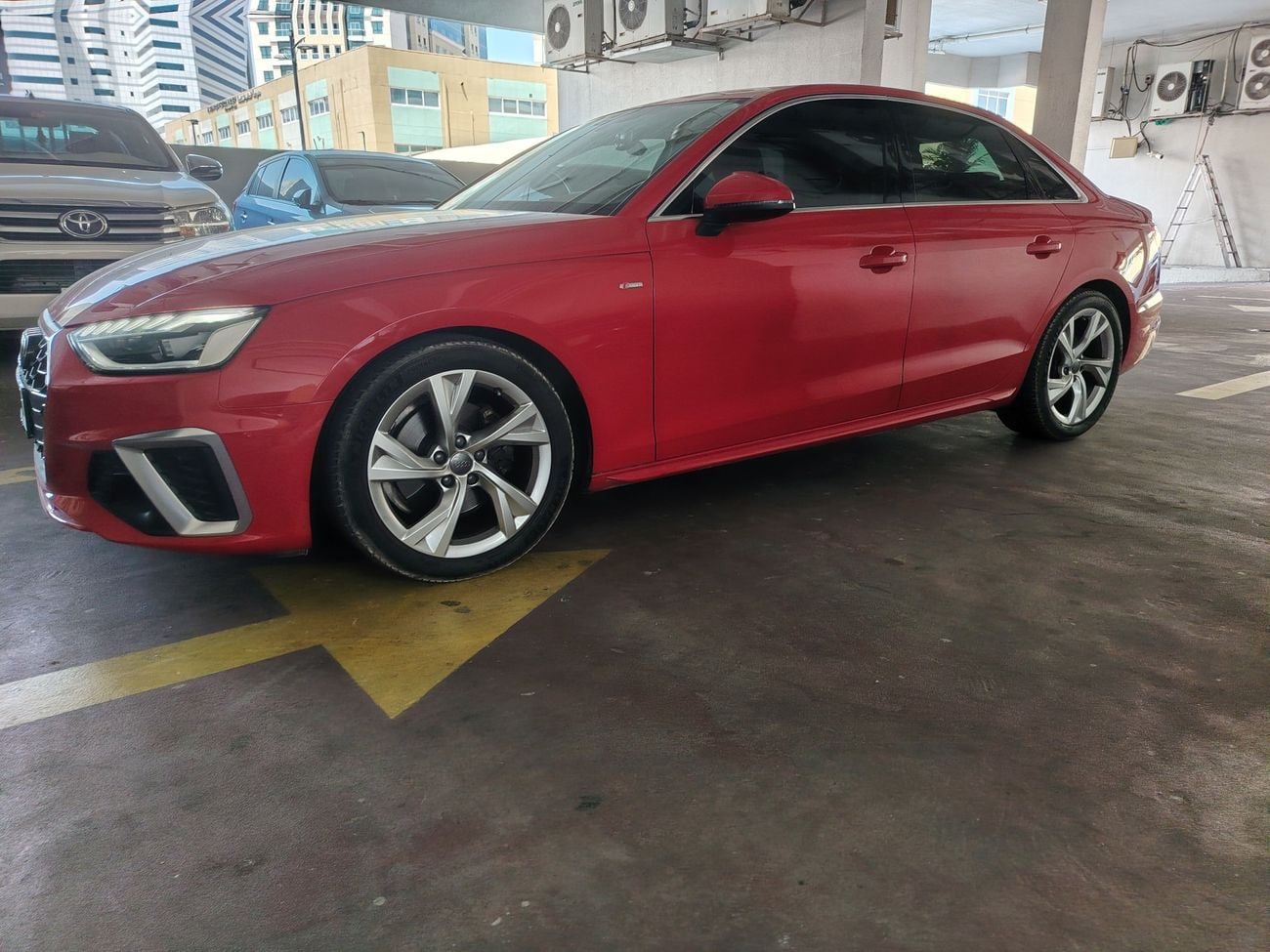 أودي A4 35 TFSI S-LINE