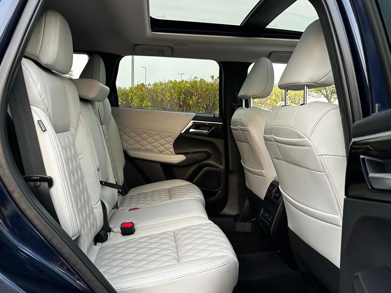 Mitsubishi Outlander 2022 Premium Limited 2.5L PANORAMA 360 CAMERA 4x4 CANADA SPEC