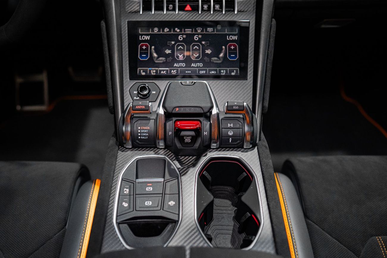 لامبورغيني اوروس 4.0T V8 Performante URUS PERFORMANTE | FULL CARBON INT/EXT | EXTENDED PERFORMANTE TRIM | SUNSHINE PA