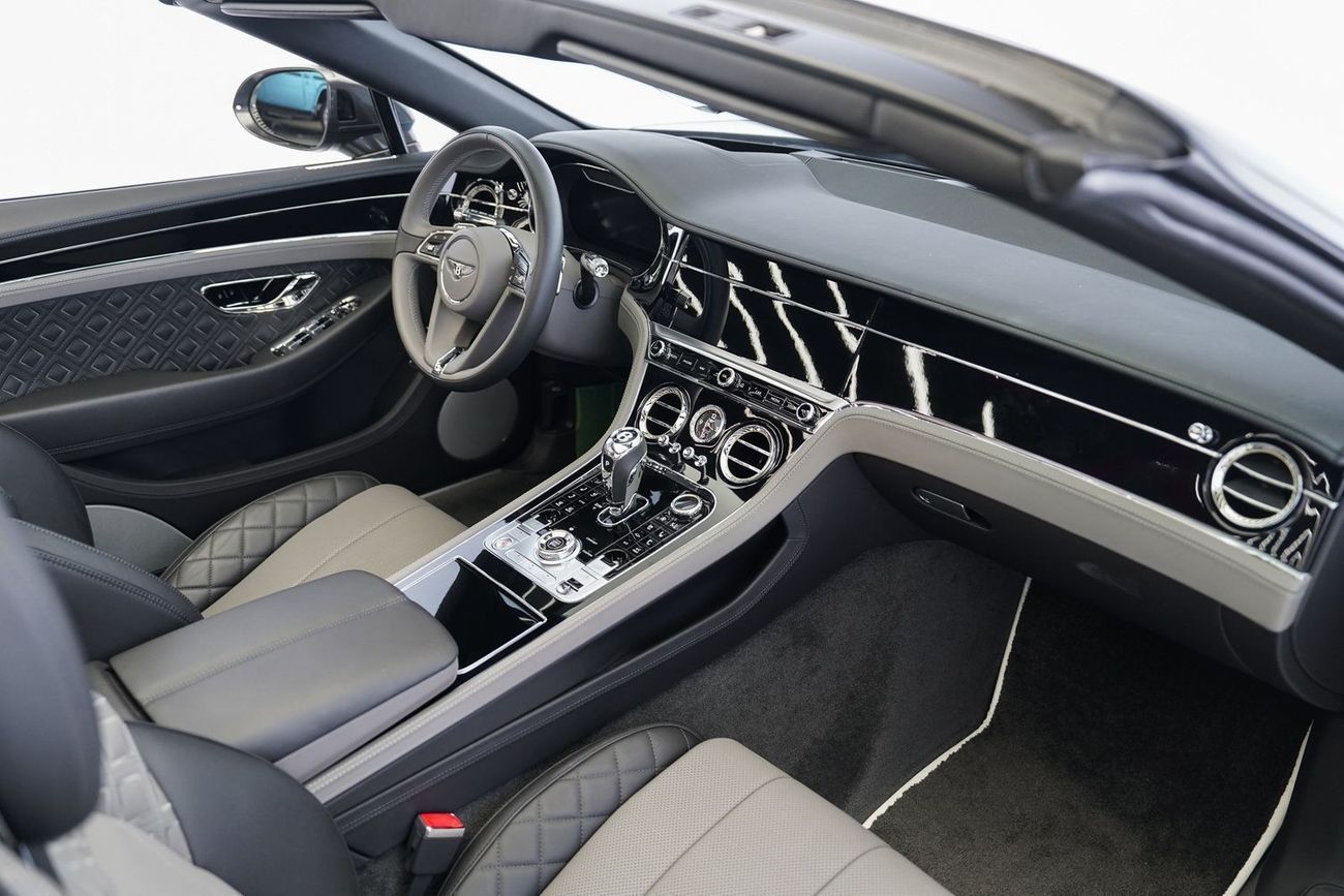 بنتلي كونتيننتال جي تي سي Bentley GTC W12