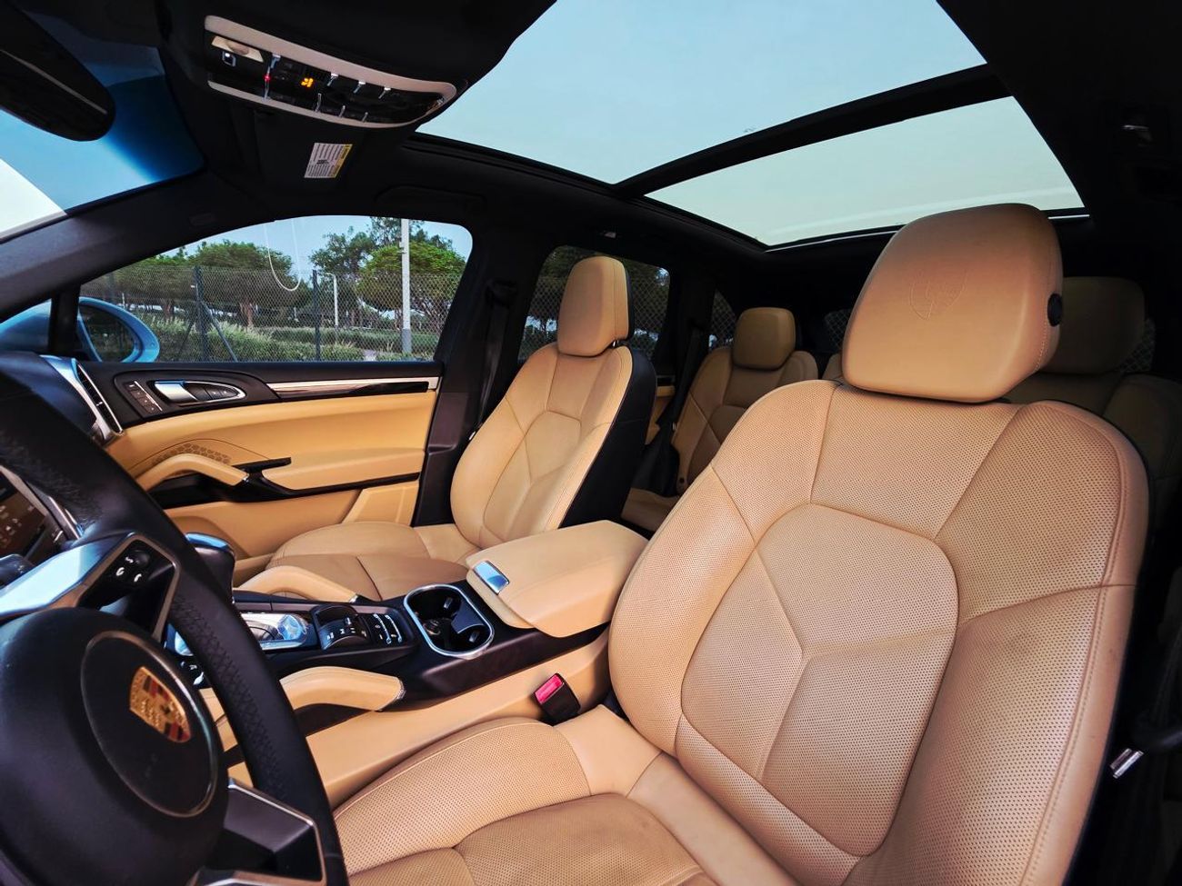 Porsche Cayenne Std 3.0L (335 HP) 3.0L (335 HP) PORSCHE CAYENNE 2018 PLATINUM EDITION