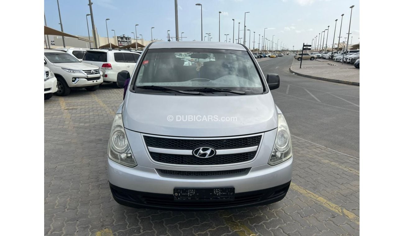 هيونداي H-1 خليجى موديل 2008 عدد 12 راكب 4 سلندربحالة ممتازة لاتحتاج لأى مصاريف