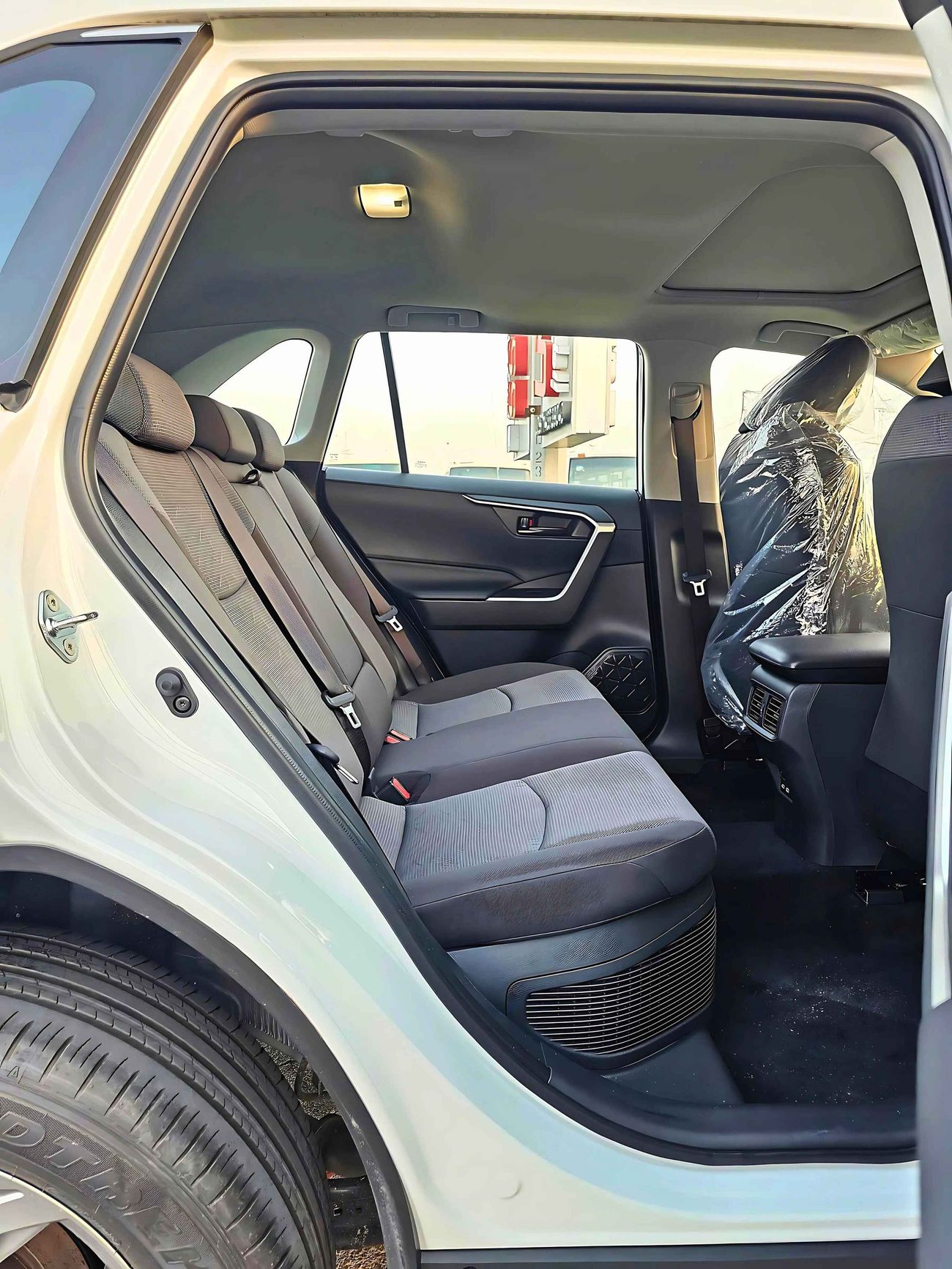 Toyota RAV4 ELITE, 2.5L Hybrid, Power Seat With 360* Cam / Sunroof (CODE #  68057)