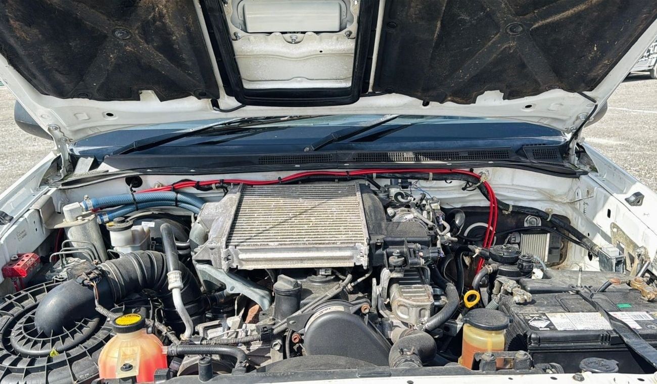 Toyota Hilux PREMIUM BULL BAR | RHD | 2010 | 3.0L DIESEL ENGINE | MANUAL TRANSMISSION | LATEST SPORTS BAR