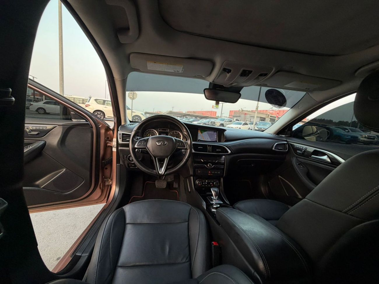 إنفينيتي Q 30 حالة ممتازة من الداخل و الخارج