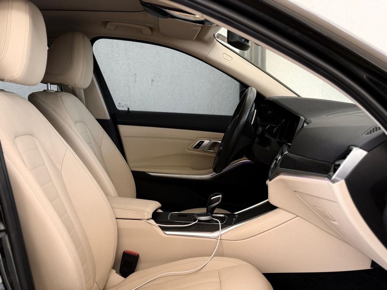 بي أم دبليو 320 Exclusive 2.0L