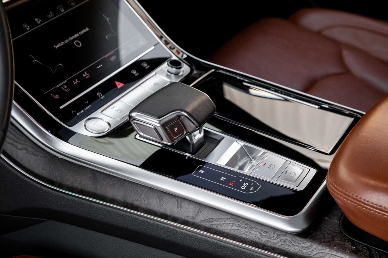 أودي Q8 Q8 55TFSI | 3,525 P.M | 0% Downpayment | 55TFSI | S-LINE | IMMACULATE