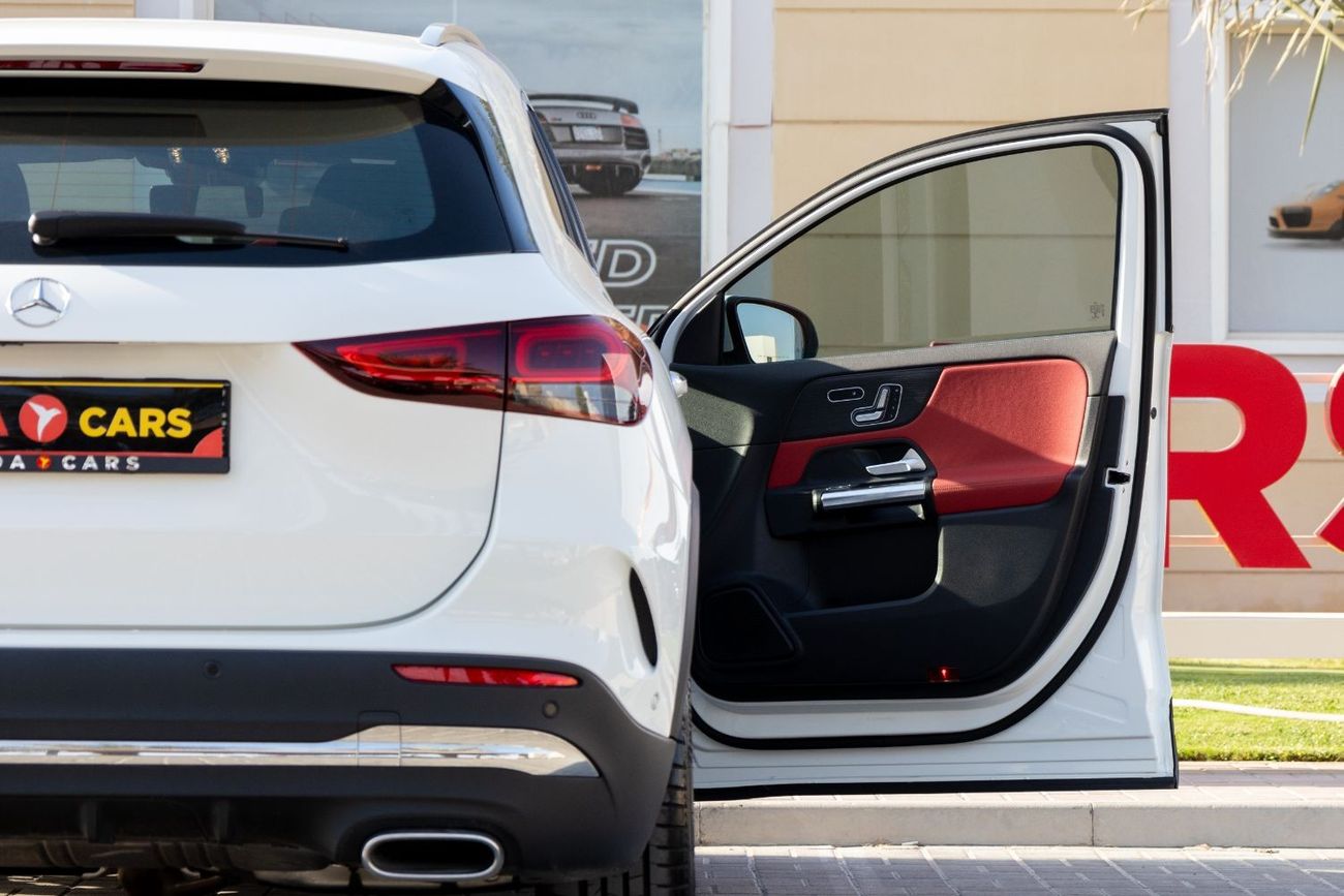 Mercedes-Benz GLA 200 Premium 1.4L