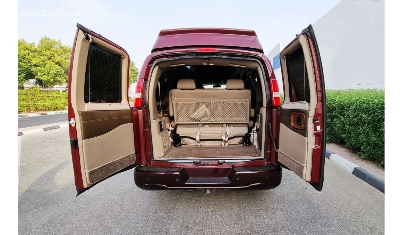 جي أم سي سافانا Explorer 4x4-6.0L-V8-2018-Excellent Condition-Luxury Van-Low Kilometer Driven-Vat Inclusive