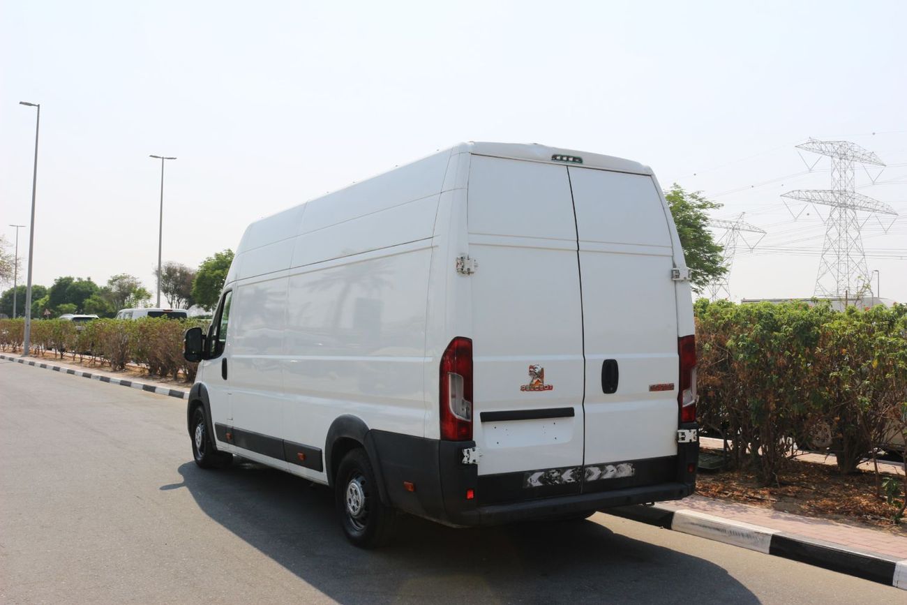 بيجو بوكسر صالون حلاقه حويانات متنقل