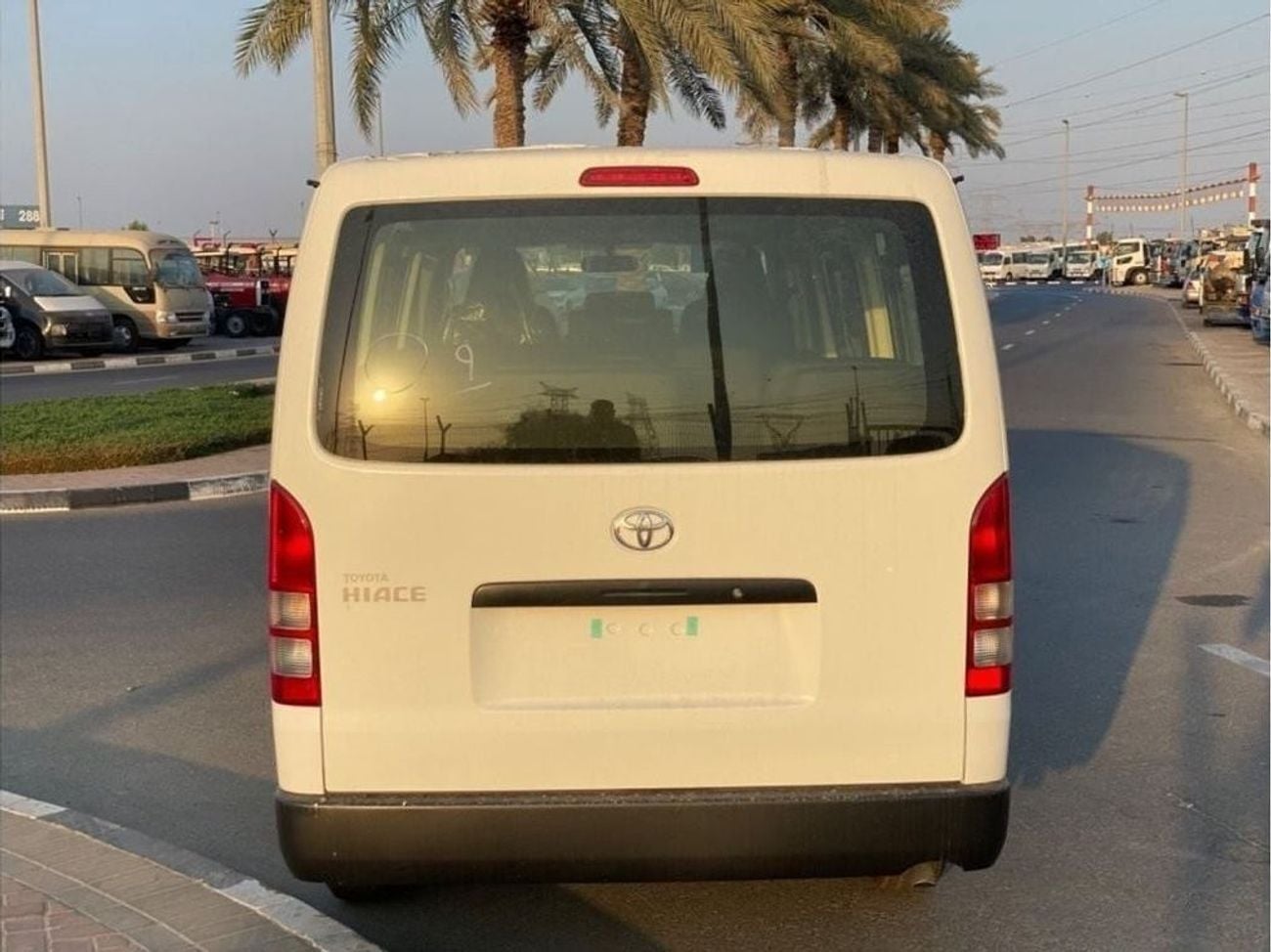 تويوتا هاياس 2.5 Manual STD ROOF 2.5 Standard / Model 2025 / Brand new