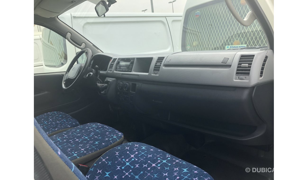 Toyota Hiace Van,Model:2013. Free of accident