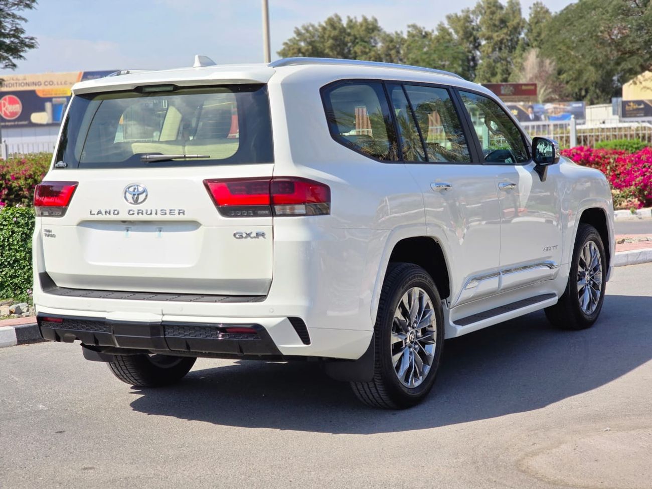 Toyota Land Cruiser GXR 3.5L TWIN TURBO FULL OPTION 2025 GCC AL FUTTAIM WITH WARRANTY & SERVICE CONTRACT IN BRAND NEW CO