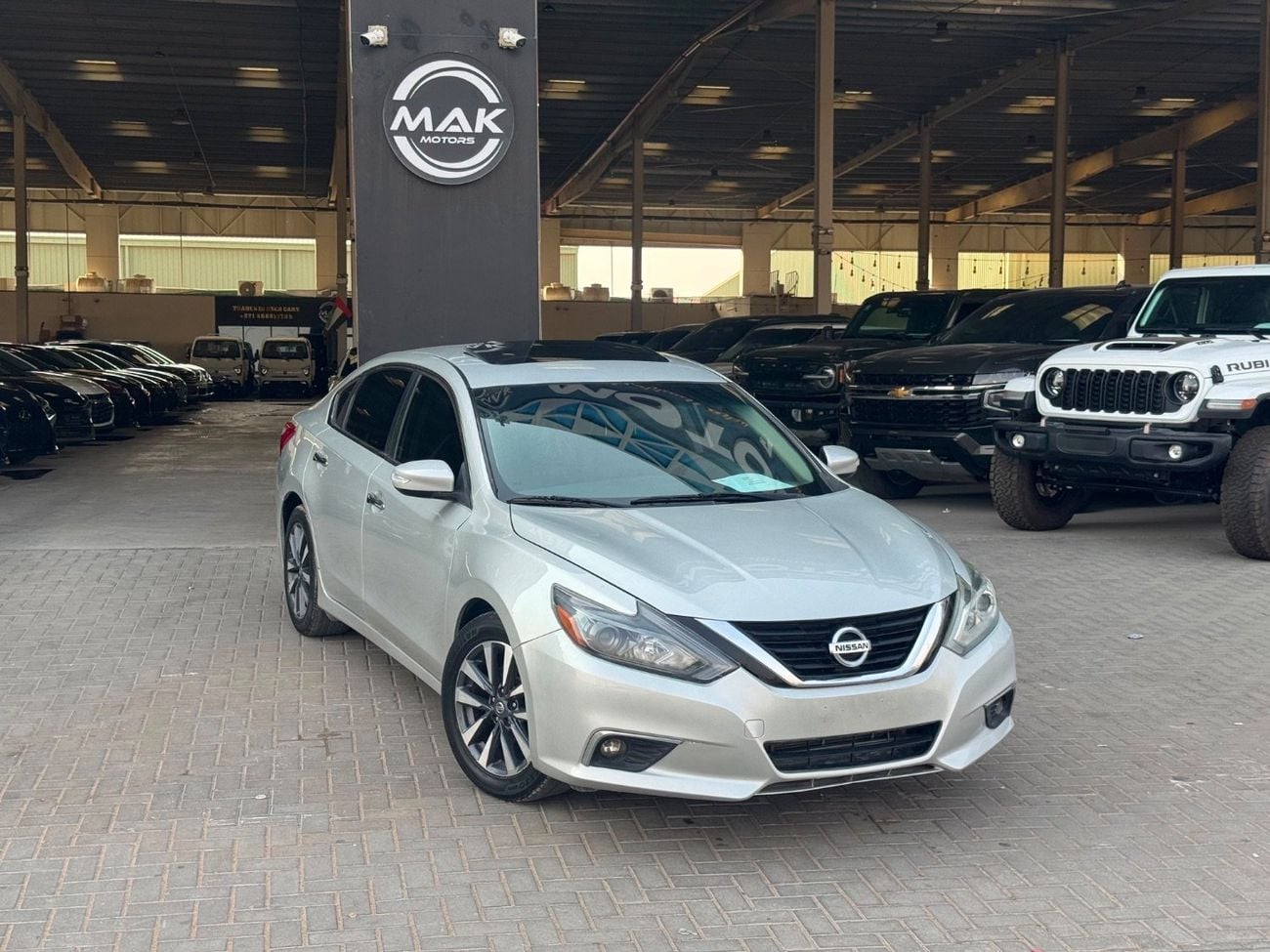 نيسان ألتيما SV 2.4L V4 /SUNROOF / CRUISE CONTROL / SCREEN / LED HEADLIGHTS