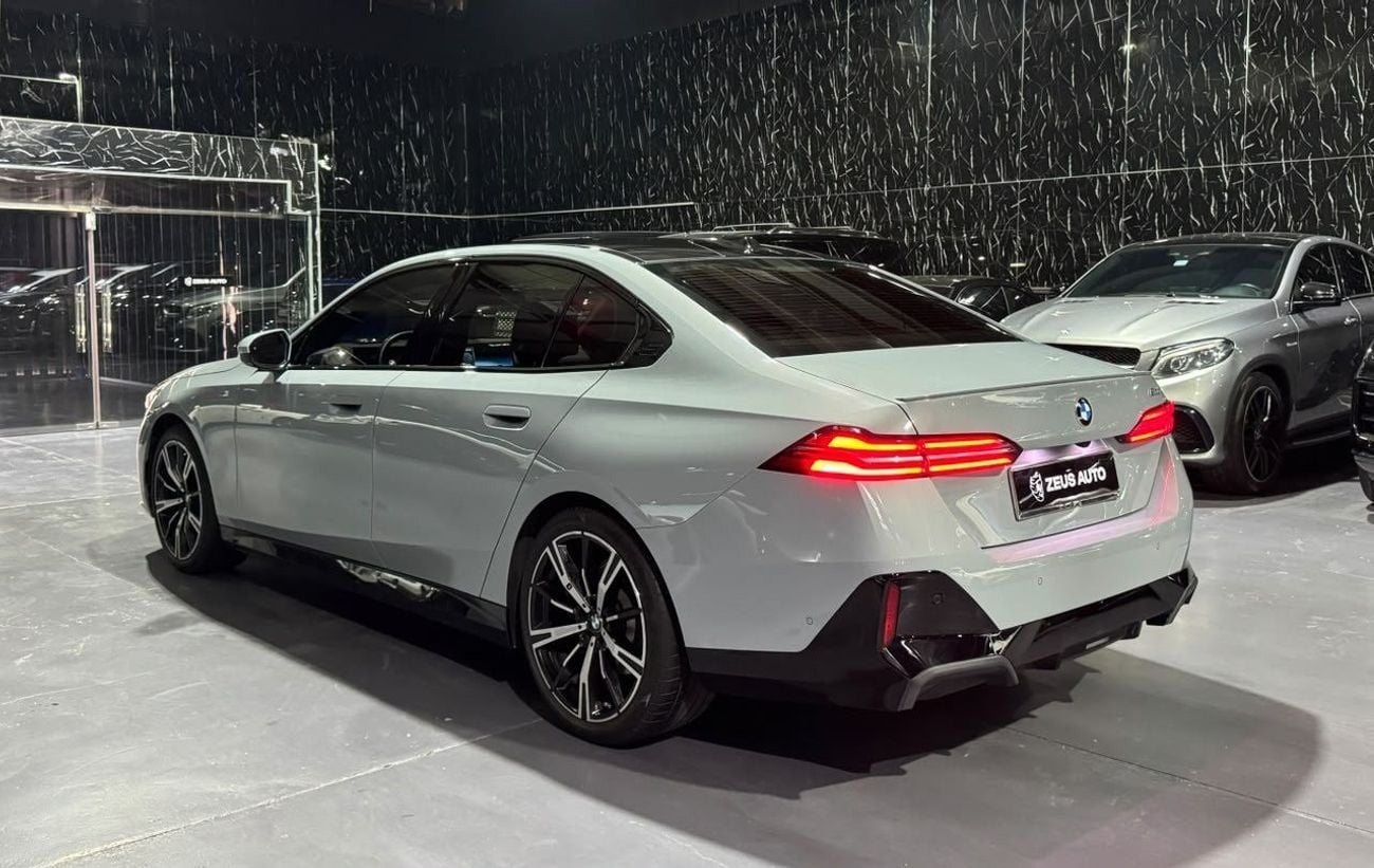 بي أم دبليو 530i M SPORT
