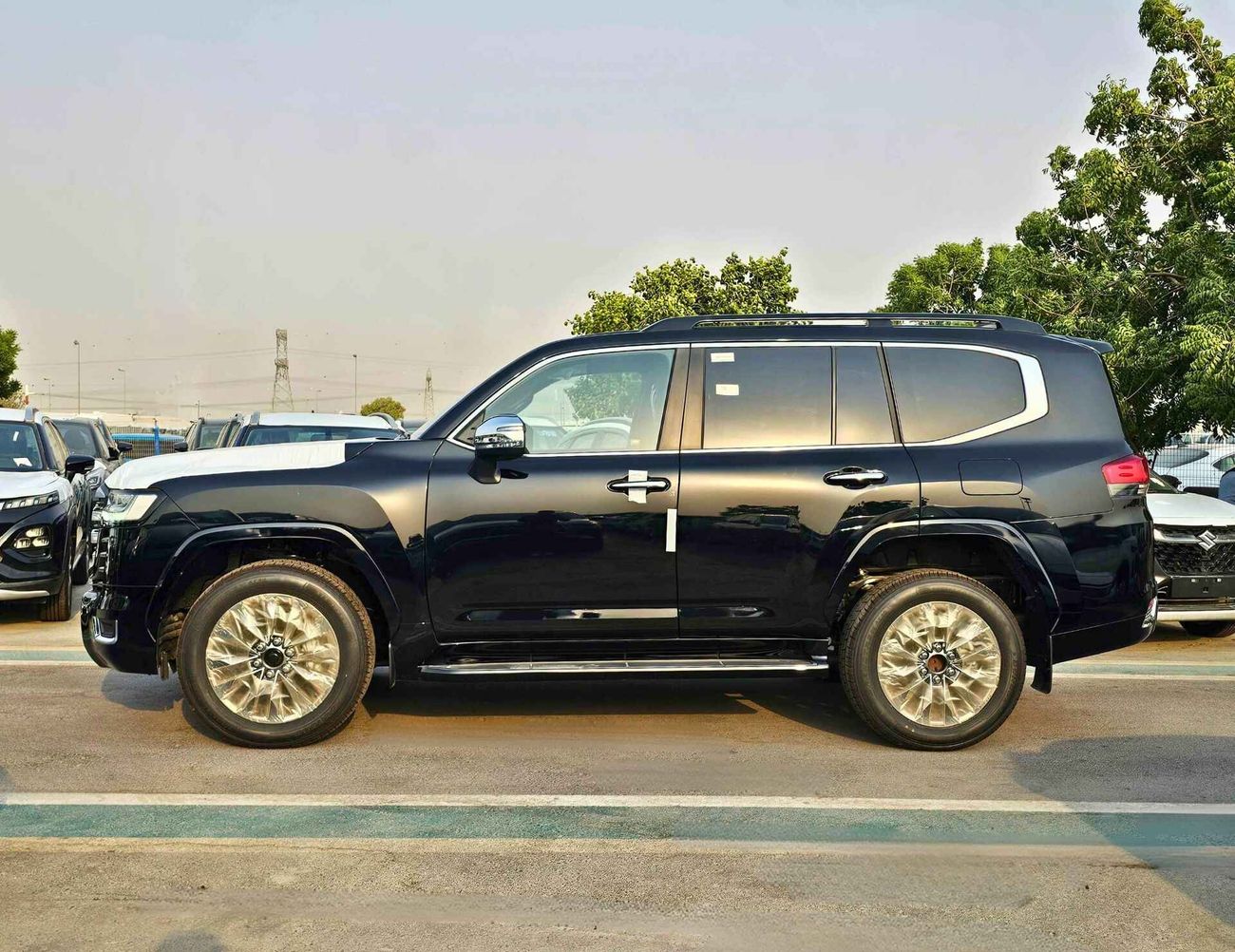 تويوتا لاند كروزر VXR / 3.5L V4 PETROL 4WD / FULL OPTION / CODE#VXR