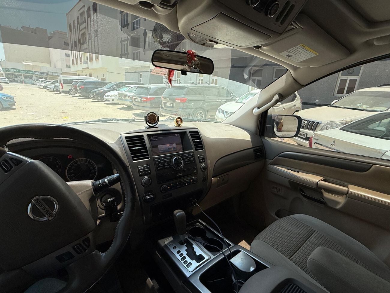 Nissan Armada SE
