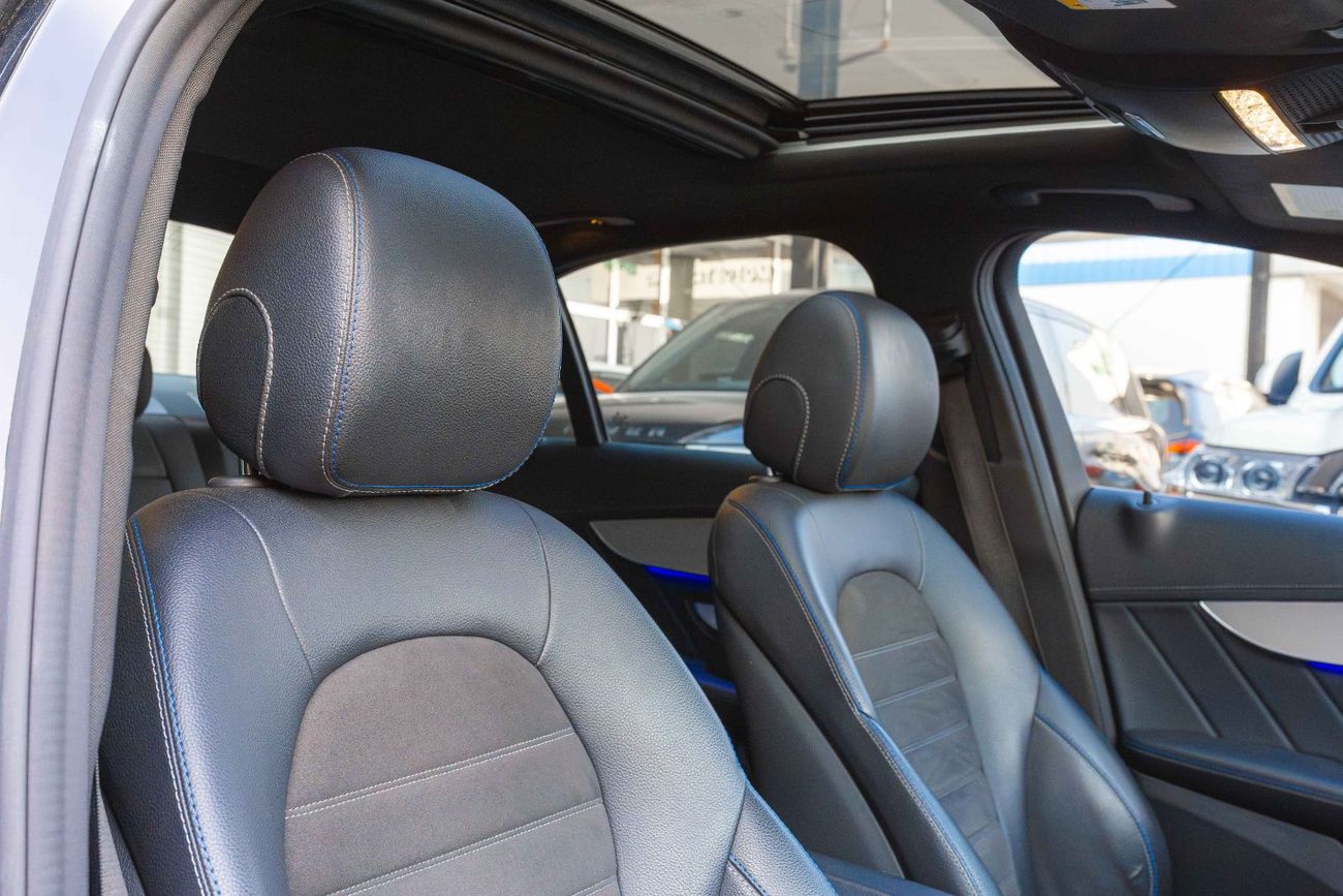 Mercedes Benz C300 STANDARD