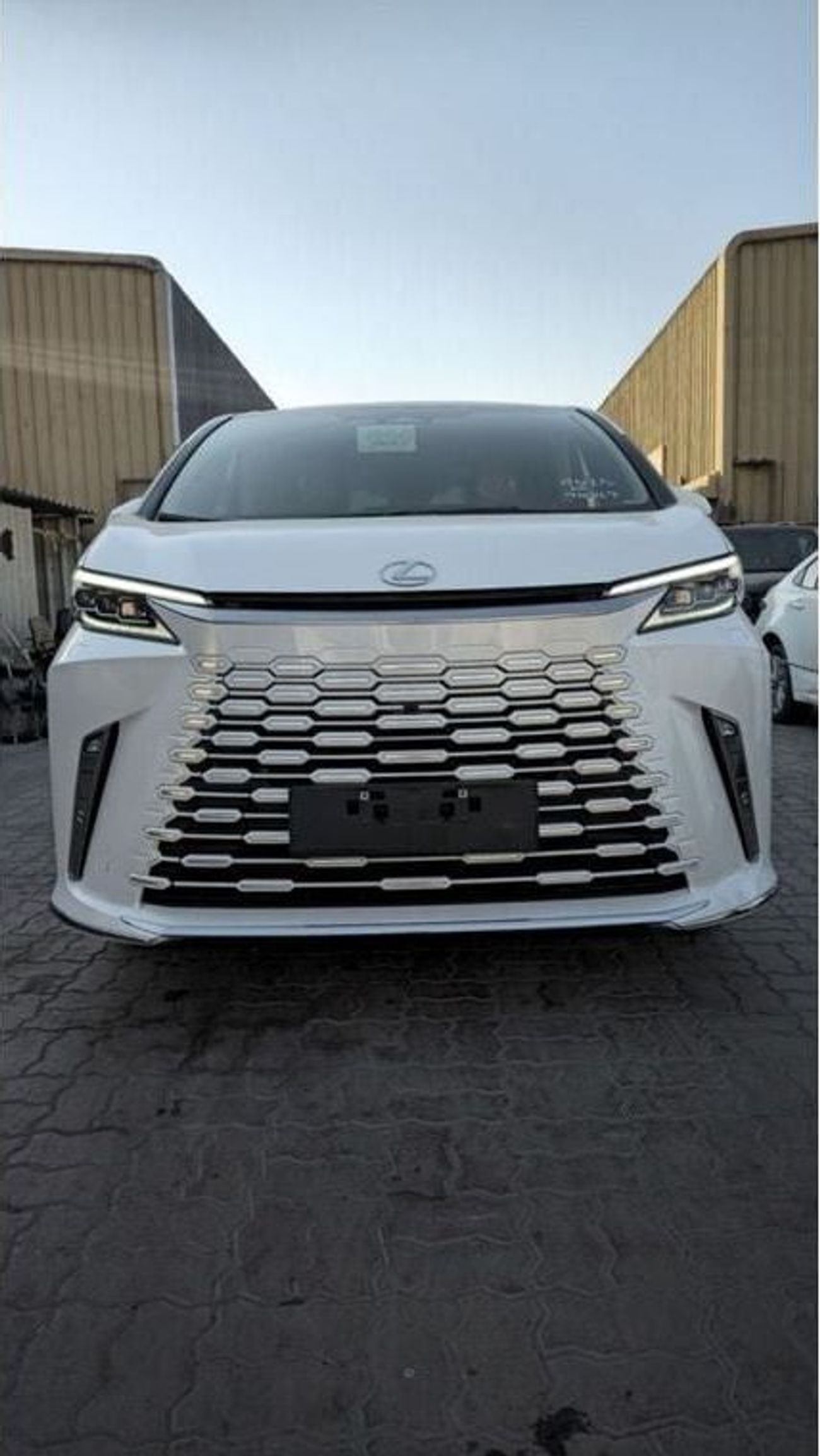 Lexus LM 350h Lexus LM 350h 2.5L