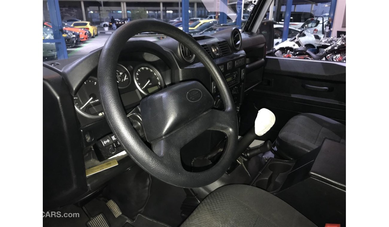 لاند روفر ديفندر - 2012 - GCC - ONE YEAR WARRANTY