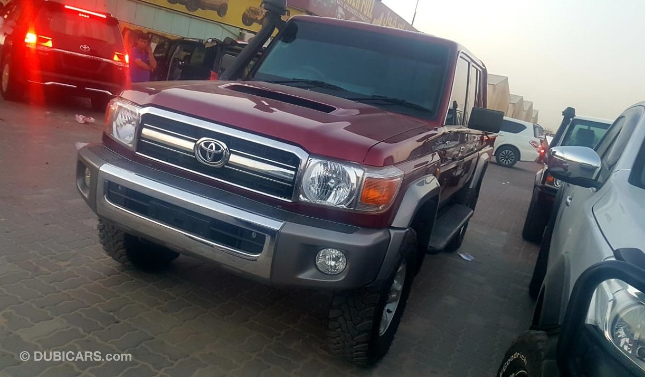 Toyota Land Cruiser Pick Up 1VD DIESEL TOP CAR