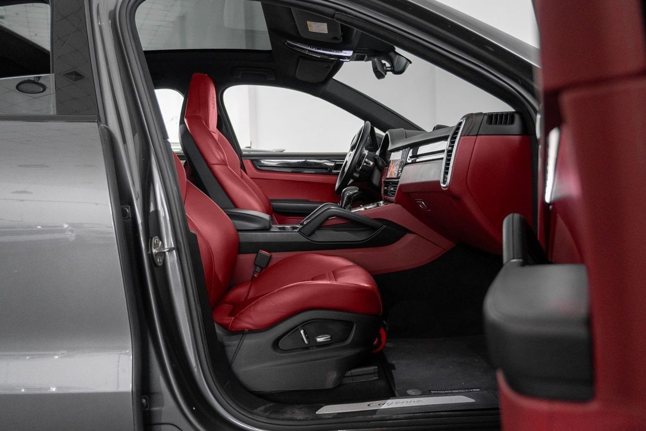 Porsche Cayenne Std 3.0L (340 HP)