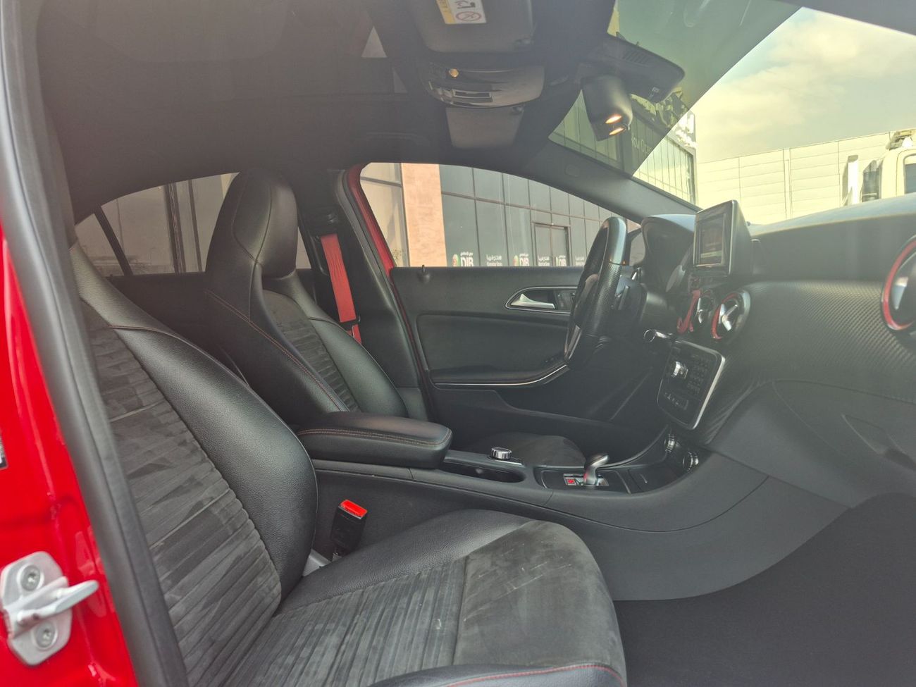 مرسيدس بنز CLA 45 AMG Std 2.0L