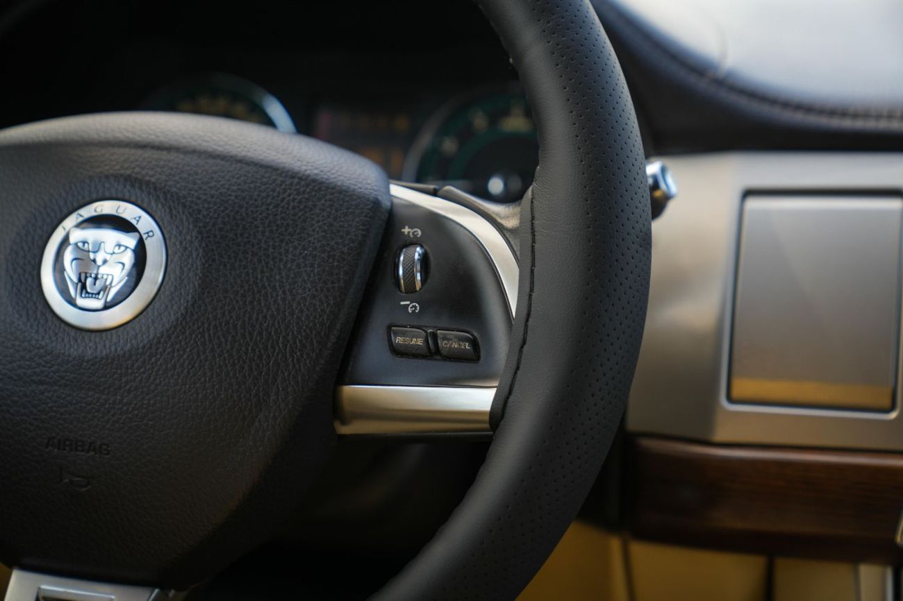 جاكوار XF 2013 LUXURY!! GCC SPECS!! FULL SERVICE HISTORY